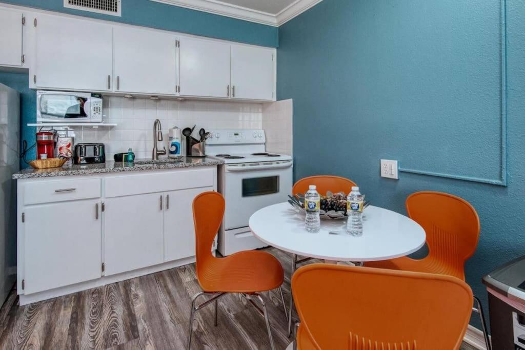 Sunset Beach Suites Of Madeira Beach! Pet Friendly Summer Getaway! Steps To Beach! - Suite 10 St. Pete Beach Exterior photo