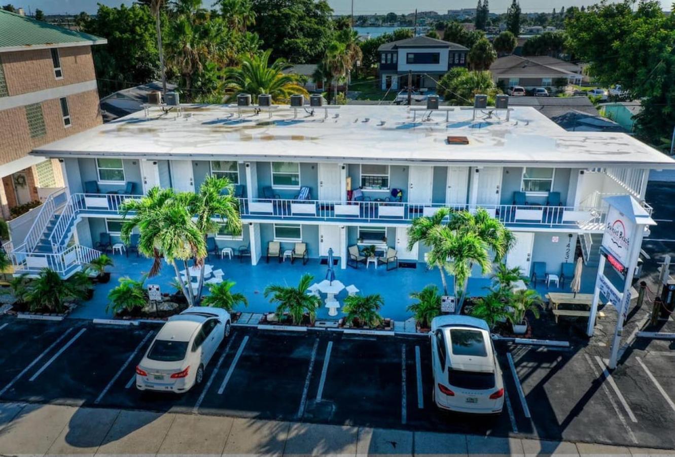Sunset Beach Suites Of Madeira Beach! Pet Friendly Summer Getaway! Steps To Beach! - Suite 10 St. Pete Beach Exterior photo